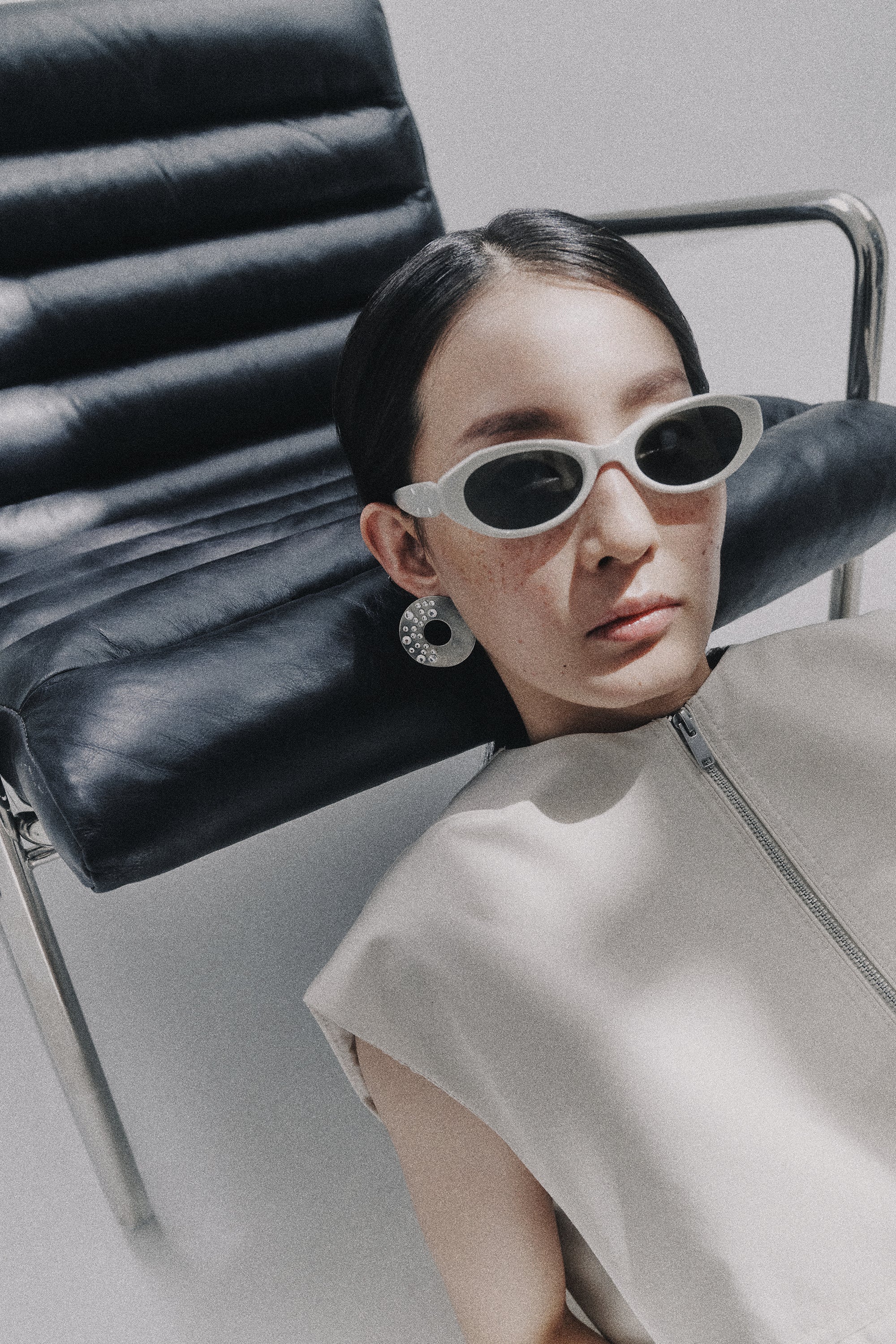 Bader Earrings Gunmetal
