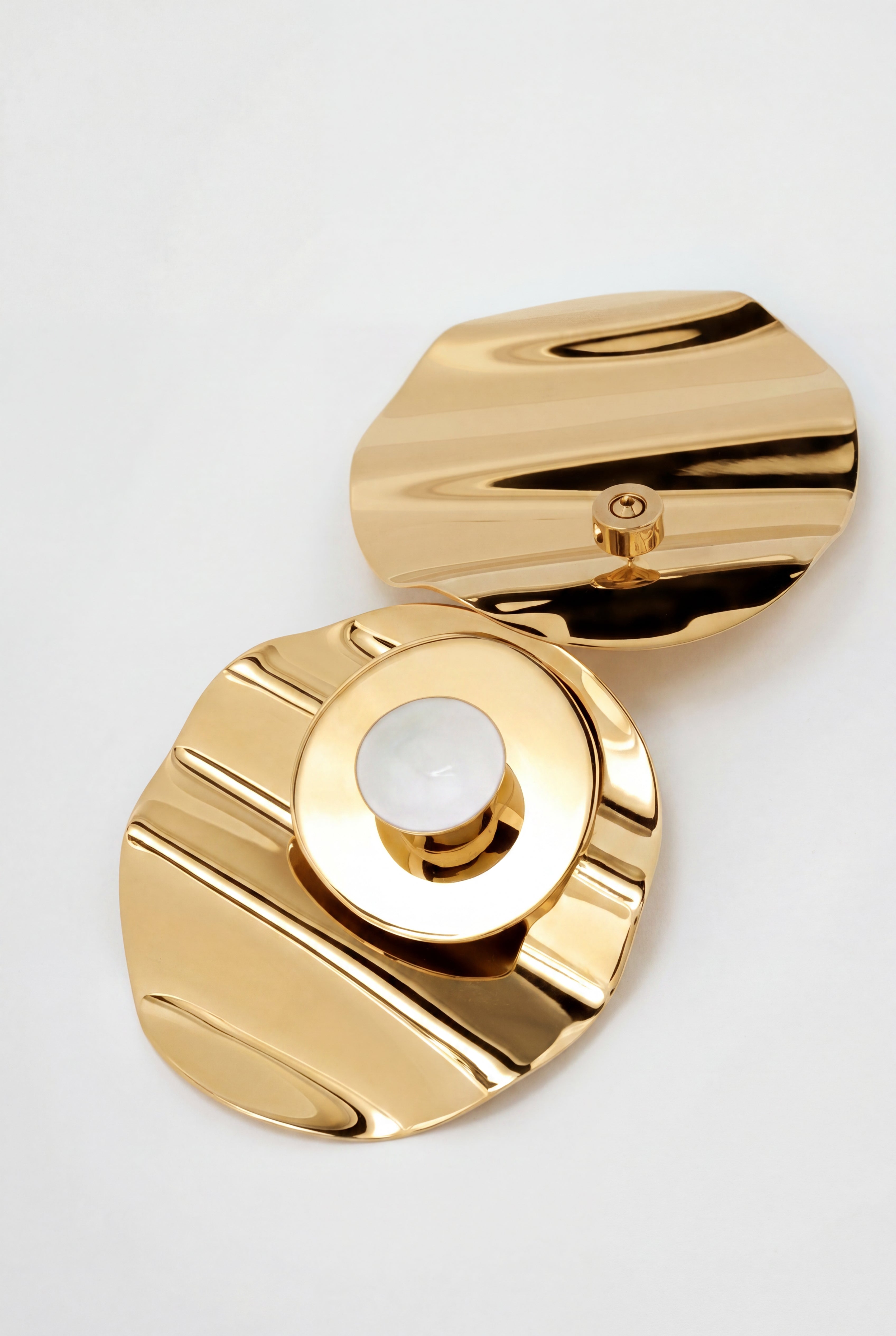 Kage Earrings Gold